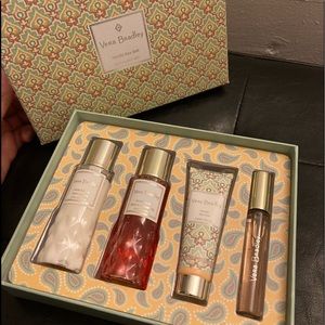Vera Bradley vanilla sea salt discovery set